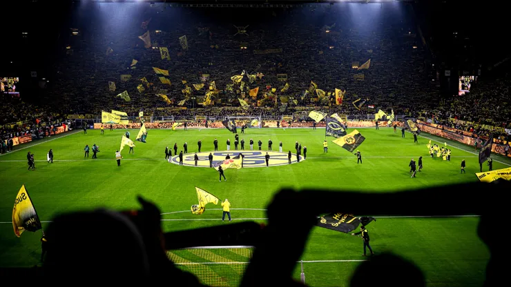 Signal Iduna Park estádio do Borussia Dortmund (Photo by Leon Kuegeler/Getty Images)