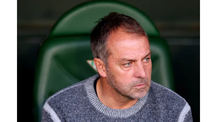 Hansi Flick, técnico do Barcelona (Photo by Fran Santiago/Getty Images)