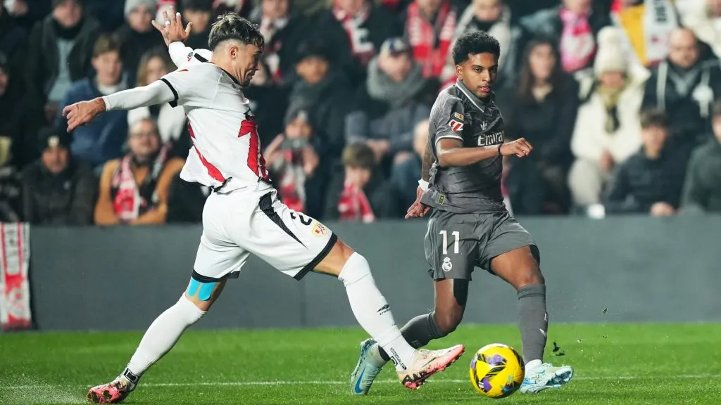 Andrei Ratiu em jogo do Rayo Vallecano. Foto: Angel Martinez/Getty Images