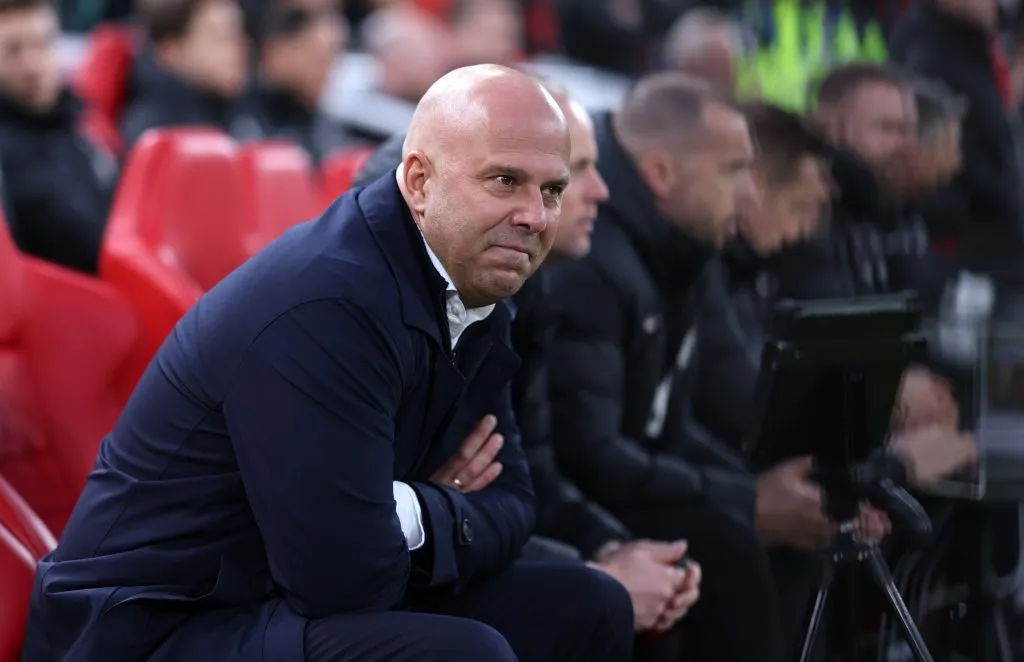 Arne Slot vive bom momento com o Liverpool (Photo by Alex Livesey/Getty Images)