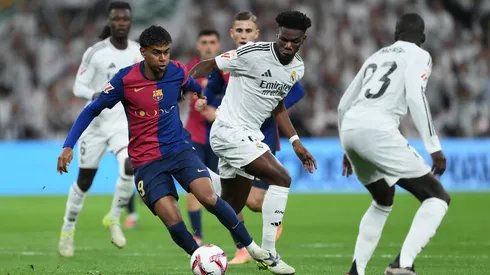 Lamine Yamal sendo marcado por Tchouameni