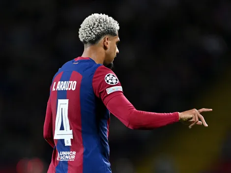 Barcelona: Hansi Flick fala sobre o futuro de Ronald Araujo: "Agora está..."