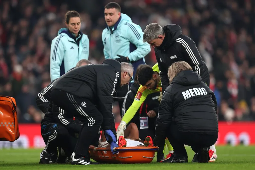 Lesão de Gabriel Jesus deve preocupar o Arsenal (Photo by Alex Pantling/Getty Images)