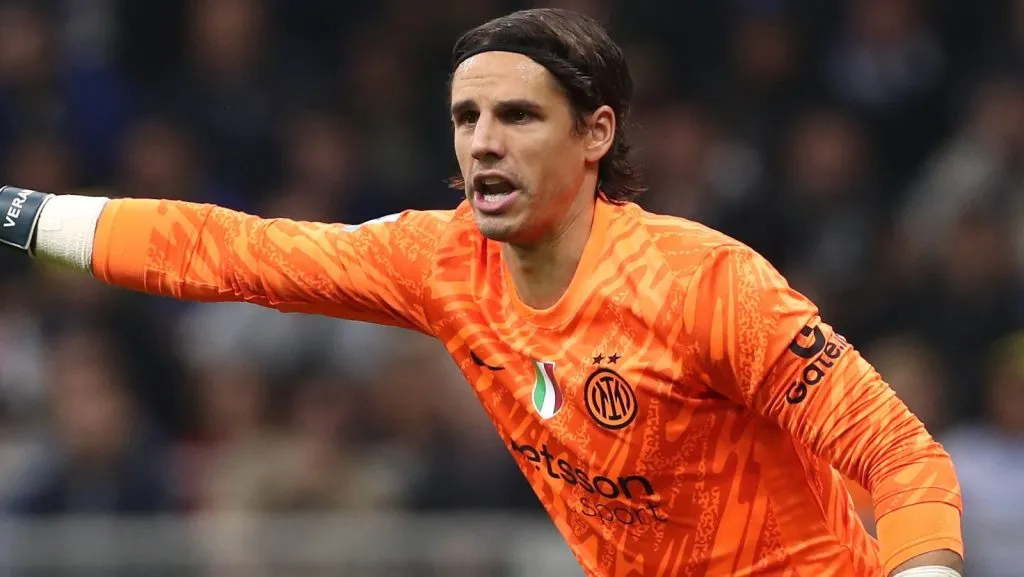 Yann Sommer, da FC Internazionale, comemora gesticulando durante a partida da Serie A entre FC Internazionale e Juventus no Stadio Giuseppe Meazza em 27 de outubro de 2024, em Milão, Itália. (Foto: Marco Luzzani/Getty Images)
