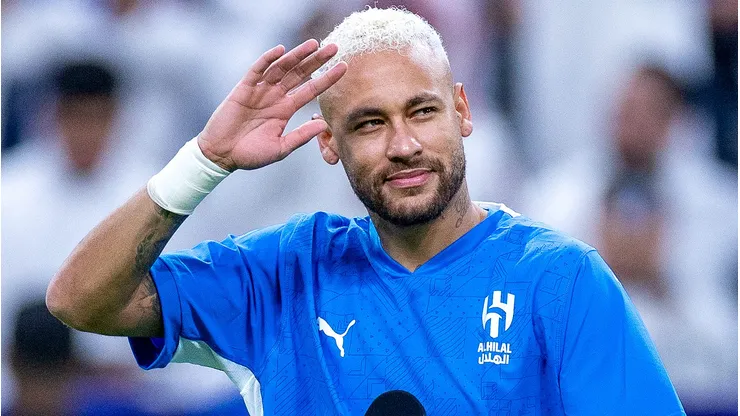 Neymar já tem data marcada para reestrear com a camisa do Santos (Photo by Abdullah Ahmed/Getty Images)