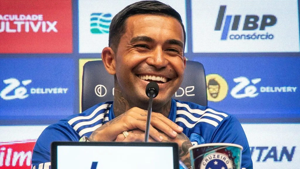 Dudu, reforço do Cruzeiro, rebate fala de presidente do Palmeiras: 