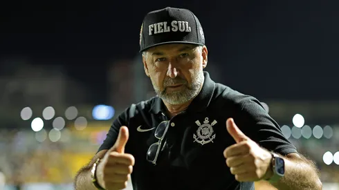 Augusto Mello em jogo do Corinthians. Clube deve contratar zagueiro da base em definitivos. Foto: Heuler Andrey