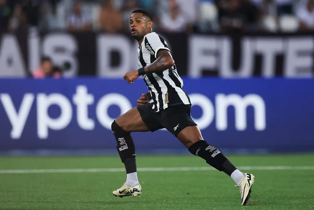 Júnior Santos deve deixar o Glorioso (Photo by Buda Mendes/Getty Images)