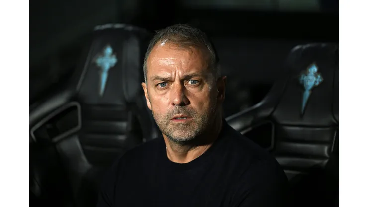 Hansi Flick, técnico do Barcelona. (Photo by Octavio Passos/Getty Images)