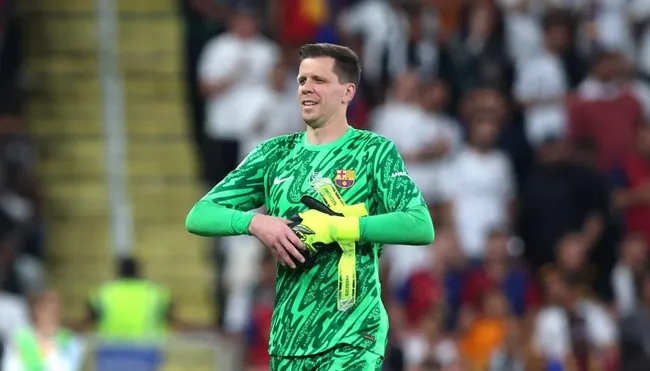 Szczesny em campo pelo Barcelona (Yasser Bakhsh/Getty Images)
