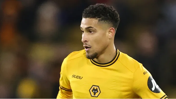 O Liverpool está de olho na contratação do jovem meio-campista brasileiro João Gomes, do Wolverhampton Wanderers. Foto: David Rogers/Getty Images