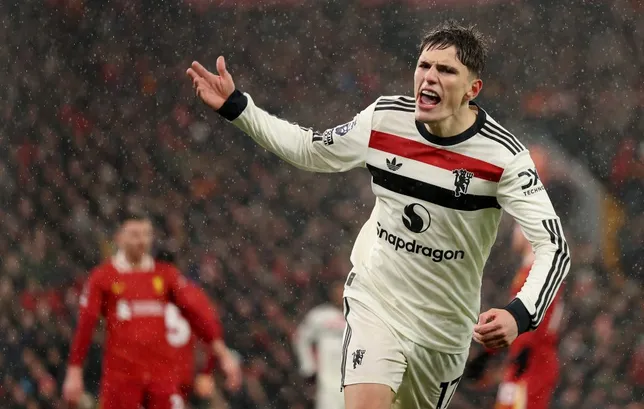 Garnacho vira alvo do Tottenham. Manchester United também sabe que o Napoli o quer . (Photo by Carl Recine/Getty Images)