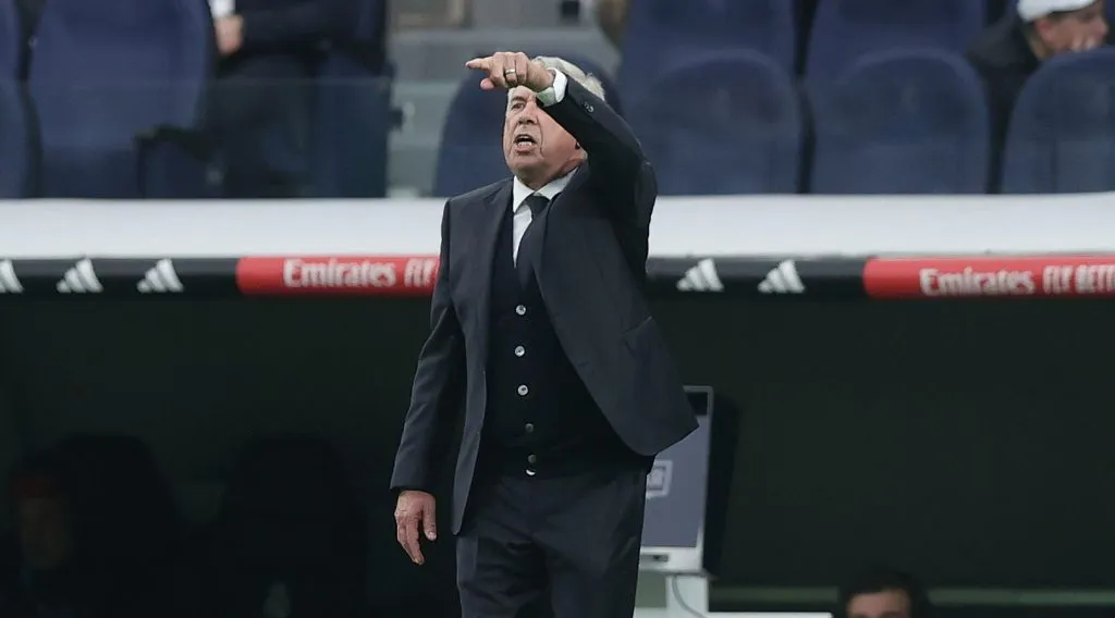 Ancelotti à beira do campo (Gonzalo Arroyo Moreno/Getty Images)