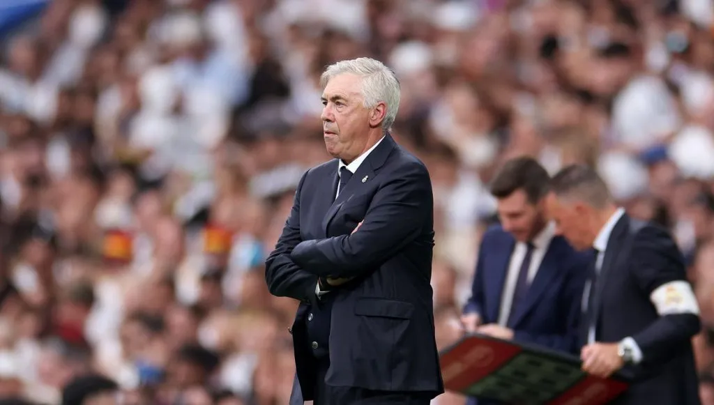 Ancelotti à beira do campo pelo Real Madrid (Florencia Tan Jun/Getty Images)