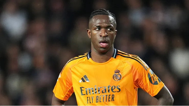 Vinicius Jr coloca condição para ficar no Real Madrid. (Photo by Aitor Alcalde/Getty Images)