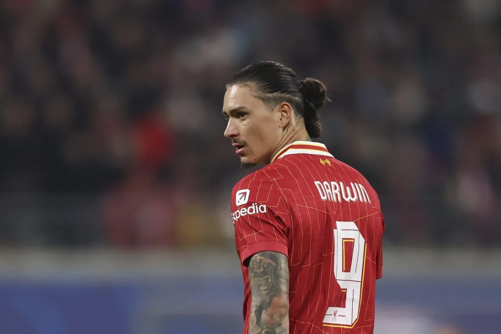 Darwin Núñez em campo pelo Liverpool (Photo by Maja Hitij/Getty Images)