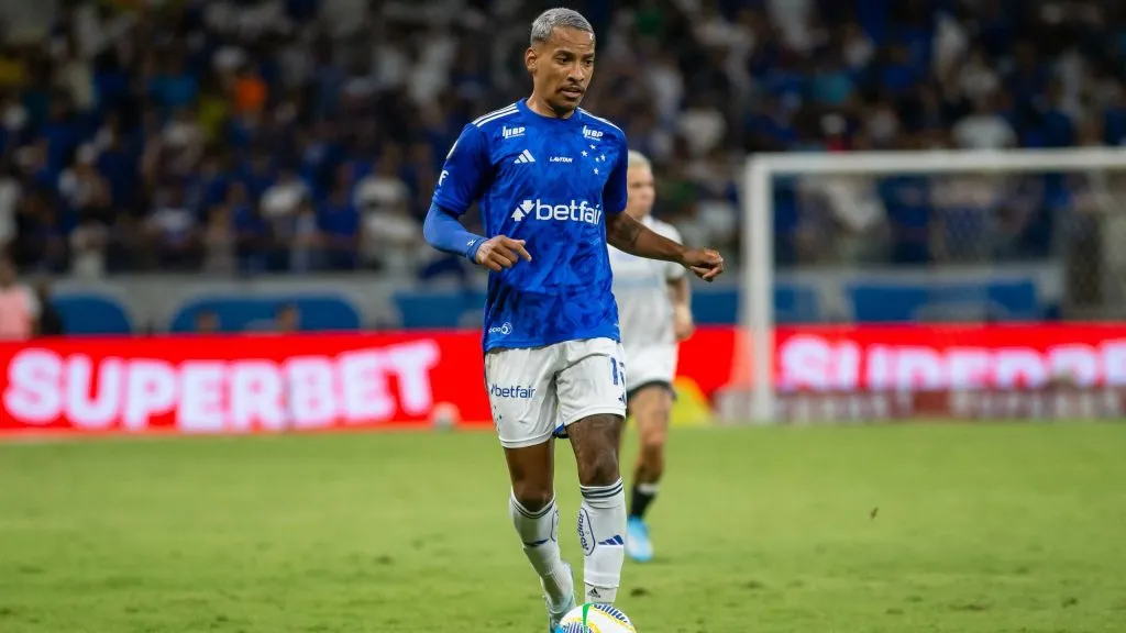 Matheus Pereira jogando pelo Cruzeiro. Foto: Fernando Moreno/AGIF
