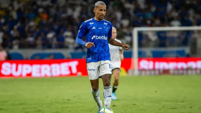 Matheus Pereira jogando pelo Cruzeiro. Foto: Fernando Moreno/AGIF