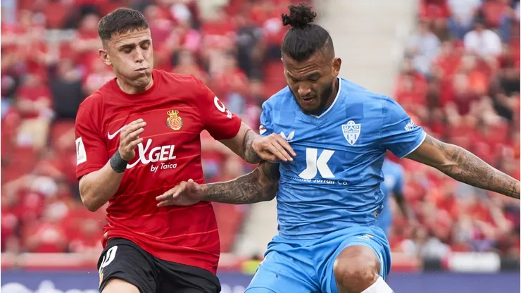 Com 17 gols em meia temporada, ele atraiu o interesse de grandes clubes, como o Atlético de Madrid. Sua versatilidade e faro de gol o colocam como uma das promessas mais valiosas do futebol espanhol. (Foto: Rafa Babot/Getty Images)