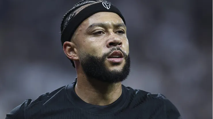 Corinthians está a R$ 74 milhões de anunciar parceiro de ataque para Memphis Depay. (Photo by Alexandre Schneider/Getty Images)