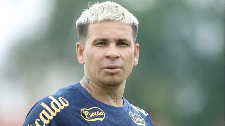 Soteldo recusa o River Plate e chega a acordo para trocar o Santos por SAF brasileira. Foto: Reinaldo Campos/AGIF
