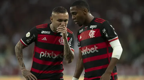 Lorran e Cebolinha em campo pelo Flamengo pelo campeonato brasileiro. Meia pode ser vendido para clibe russo. Foto: Jorge Rodrigues/AGIF