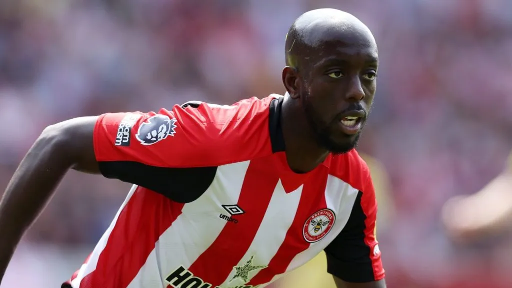 Yoane Wissa, do Brentford FC, durante a partida da Premier League entre Brentford FC e Crystal Palace FC no Gtech Community Stadium, em 18 de agosto de 2024, em Brentford, Inglaterra. (Foto por Eddie Keogh/Getty Images)
