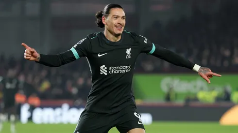 Com Darwin Nunez fora dos planos de Arne Slot, o Liverpool estuda envolver o River Plate em uma negociação criativa. (Foto de Ryan Pierse/Getty Images)