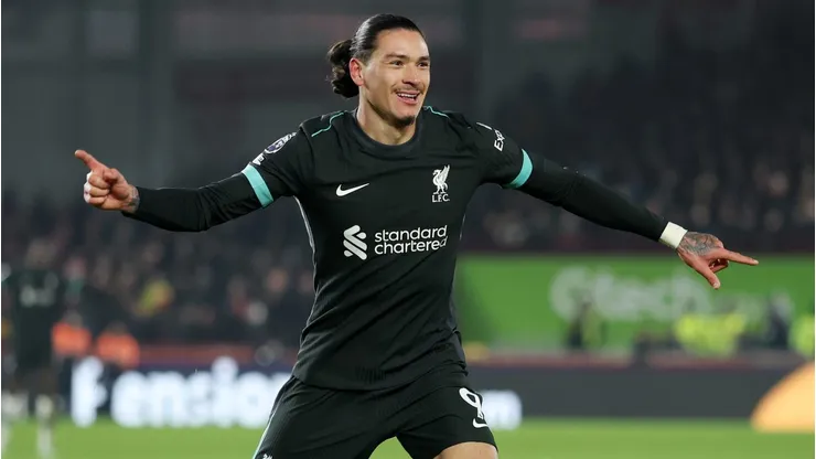 Com Darwin Nunez fora dos planos de Arne Slot, o Liverpool estuda envolver o River Plate em uma negociação criativa. (Foto de Ryan Pierse/Getty Images)