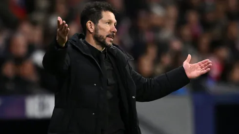 Simeone em jogo do Atlético de Madrid contra o Sevilla. Treinador defendeu o time após derrota para o Leganés. Foto: Denis Doyle