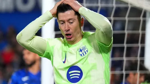 O Barcelona enfrenta um início de temporada com desafios importantes após a lesão muscular de Robert Lewandowski, que o deixará de fora do tradicional Troféu Joan Gamper contra o Como 1907. (Foto de Angel Martinez/Getty Images)