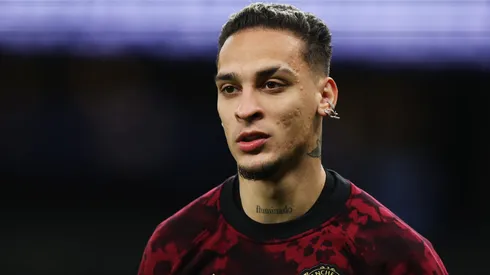 Antony está de saída do Manchester United. (Photo by Alex Pantling/Getty Images)