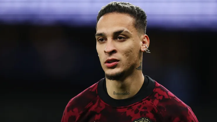 Antony está de saída do Manchester United. (Photo by Alex Pantling/Getty Images)