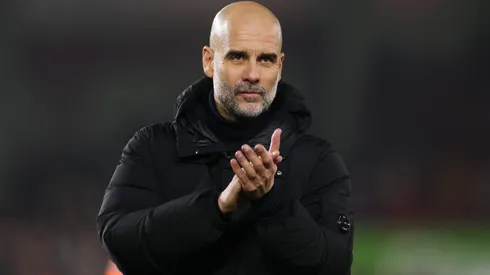 Pep Guardiola terá no elenco do City um jovem defensor (Photo by Alex Pantling/Getty Images)