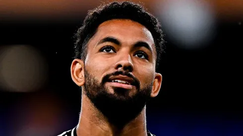 O Nottingham Forest está considerando uma proposta para contratar Douglas Luiz, atualmente na Juventus, visando fortalecer seu elenco para um possível retorno à Liga dos Campeões. (Photo by Simone Arveda/Getty Images)