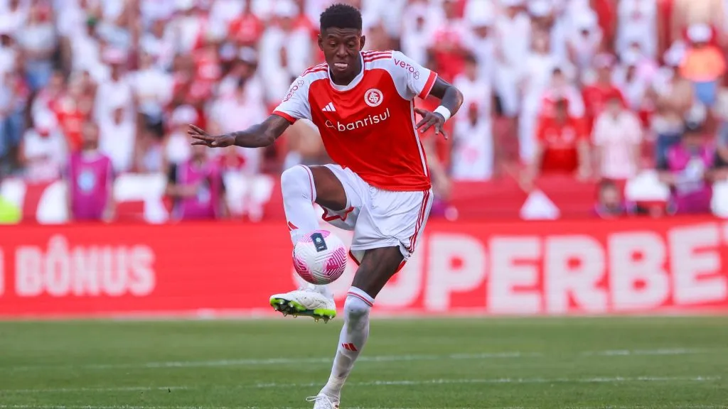 Vitão jogando pelo Internacional. Foto: Luiz Erbes/AGIF