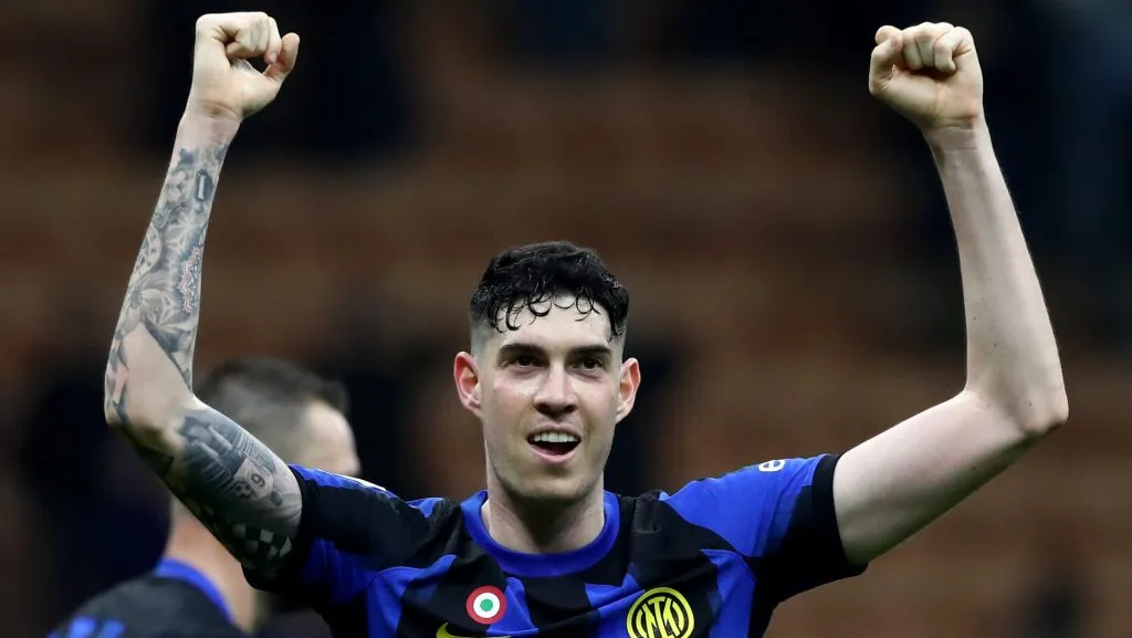 Bastoni é desejado pelo time de Flick (Photo by Marco Luzzani/Getty Images)