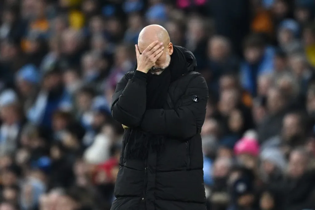 Guardiola fica insatisfeito e esboça reação no banco de reservas