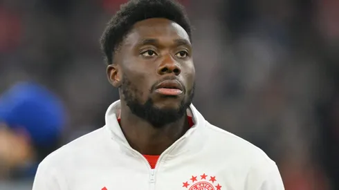 Alphonso Davies em ação pelo Bayern de Munique (Photo by Sebastian Widmann/Getty Images)