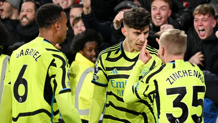 Zinchenko, Havertz e Gabriel pelo Arsenal (Photo by Mike Hewitt/Getty Images)