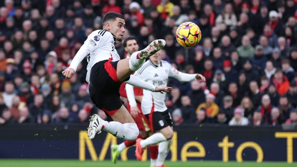 Andreas Pereira em jogo do Fulham. Foto: Alex Livesey/Getty Images