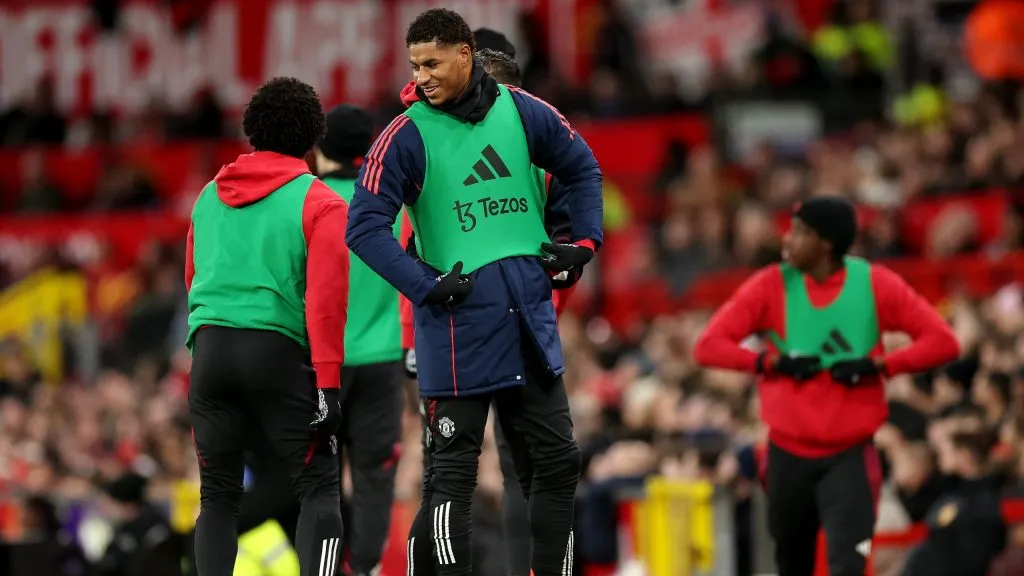 Rashford entre os reservas do Manchester United. Foto: Carl Recine/Getty Images