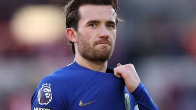Ben Chilwell, do Chelsea, em ação durante a partida da Premier League entre Brentford FC e Chelsea FC no Brentford Community Stadium, em 2 de março de 2024, em Brentford, Inglaterra. (Foto por Richard HeathcoteGetty Images)