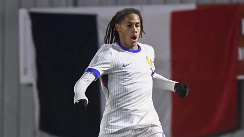 O Chelsea demonstra interesse em Mathis Amougou, destaque do AS Saint-Étienne e da seleção francesa sub-20. (Foto por Euan Cherry/Getty Images)
