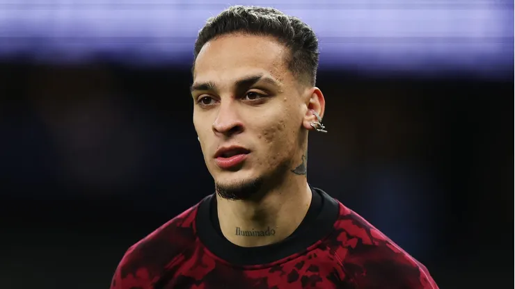 Antony vai deixar o Manchester United e ganha data para ser anunciado em novo clube. (Photo by Alex Pantling/Getty Images)