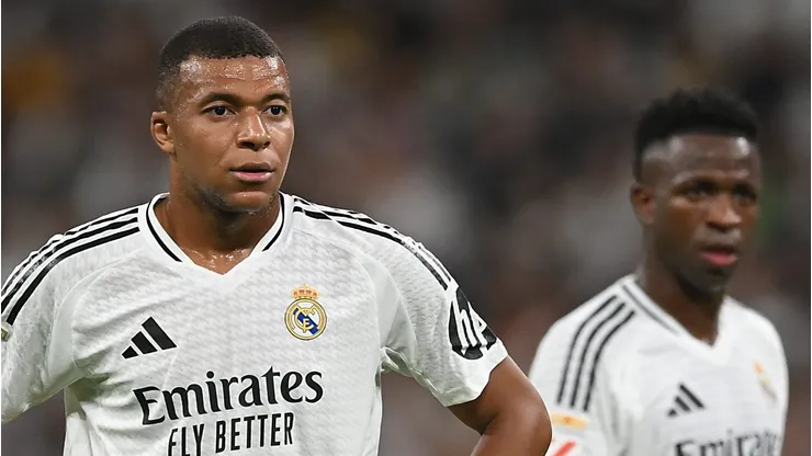 Com experiência no futebol europeu, o jogador pode voltar à Espanha para assumir papel importante no elenco de Xabi Alonso. (Foto de Denis Doyle/Getty Images)