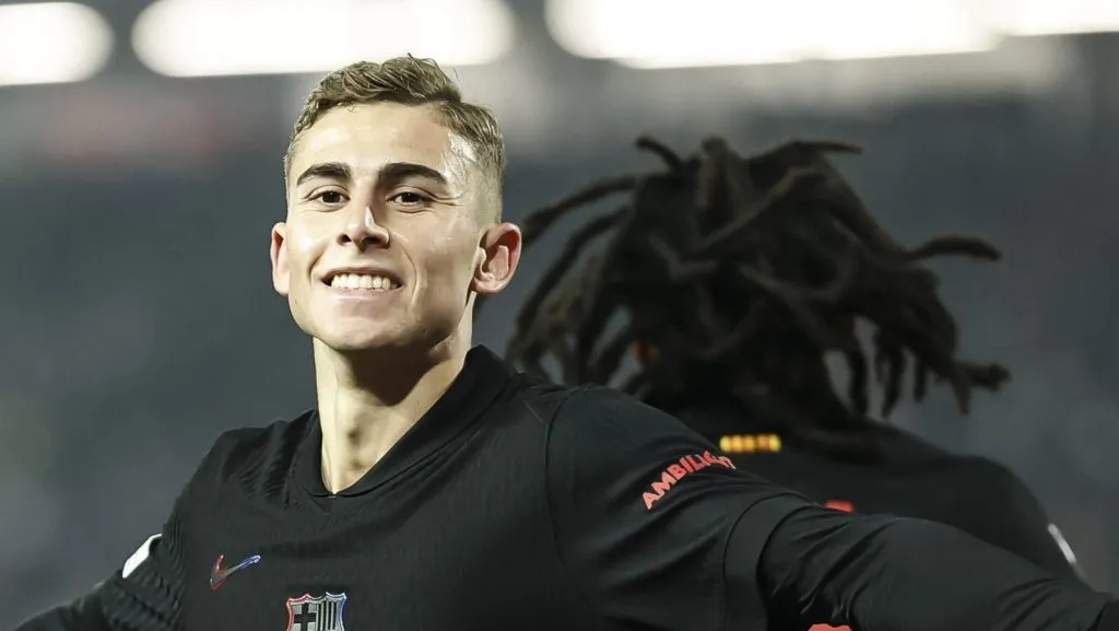 Luis Enrique tem um alvo claro: Fermín López, jovem meio-campista do Barcelona, visto como peça ideal para o projeto parisiense. (Photo by Srdjan Stevanovic/Getty Images)