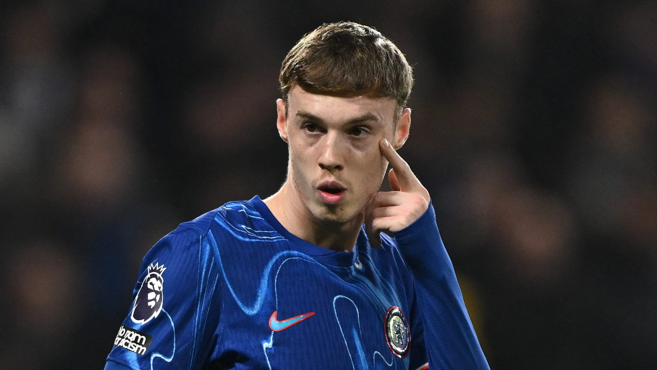 Cole Palmer, do Chelsea, ainda é alvo do Real Madrid, segundo o portal DefensaCentral. Jogador pode repensar seu futuro caso os Blues não consigam uma vaga na Champions League, de acordo com o portal TEAMtalk. Foto: Mike Hewitt/Getty Images
