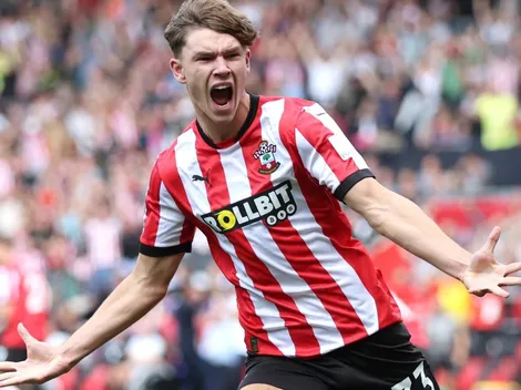 Manchester United intensifica busca por jovens talentos Dibling e Agoume