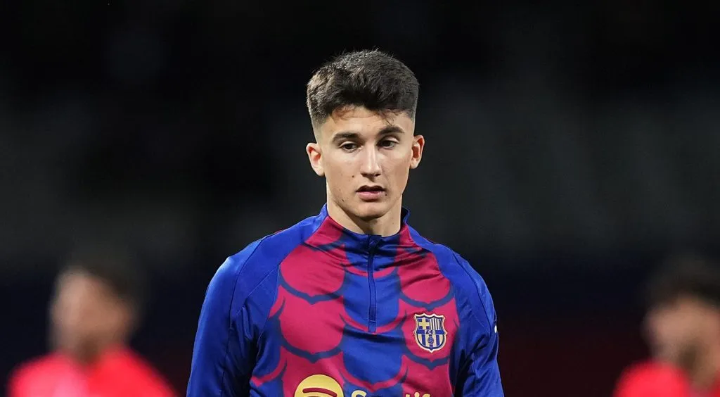 Unai Hernández aquecendo pelo Barcelona (Alex Caparros/Getty Images)